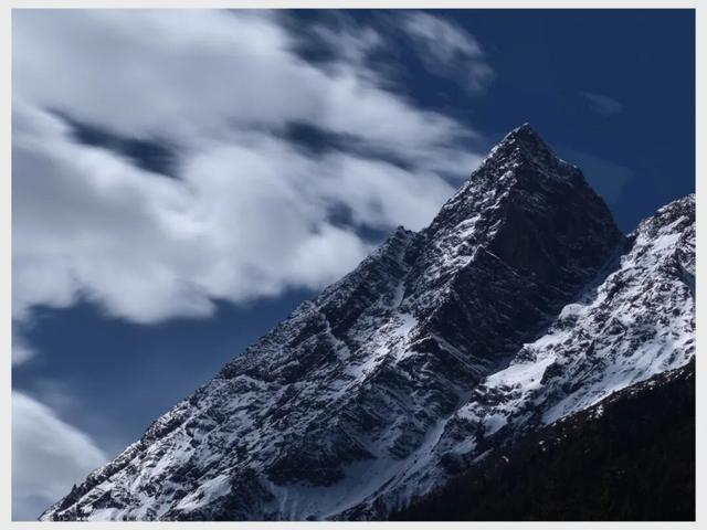 卸下秋的绚烂，赴一场四姑娘山初冬银装素裹的浪漫