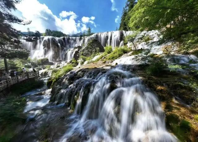 她们说九寨沟烤肠好吃我就来了！