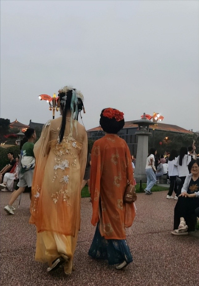 西安文旅白干！游客被打成脑震荡，商家气焰嚣张，网友曝更多内幕
