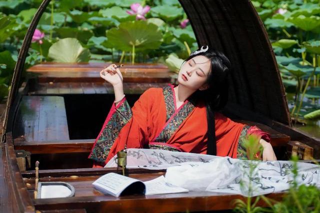 美翻了！荷花主题航道上新