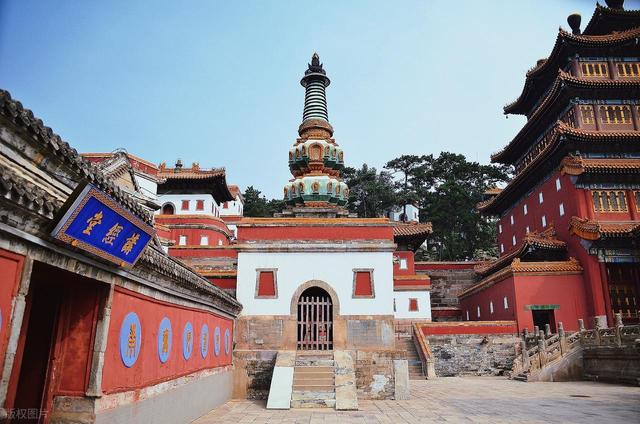 和老伴去承德住了一个月，我实话说：并不是网上说的那样