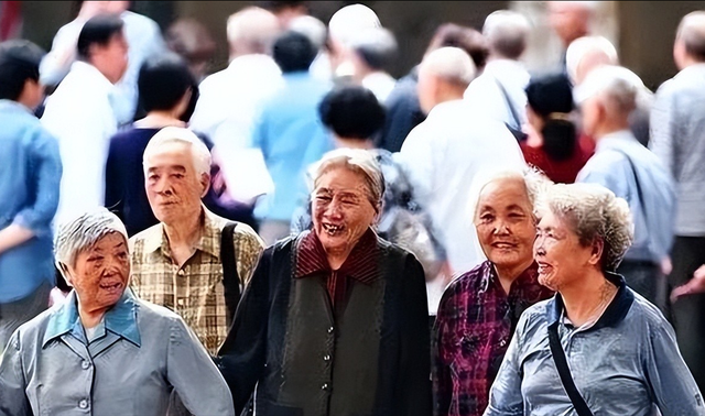 中国将迎来人口死亡高峰！22年1041万人去世，23年1110万，去年呢