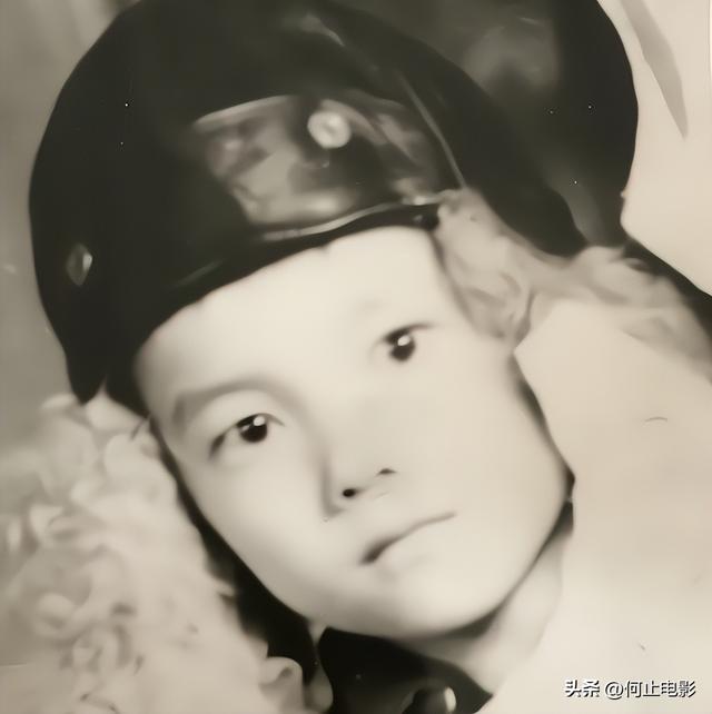 事实证明，被传卖掉上亿豪宅移民美国的王刚，已经走上另一条大道