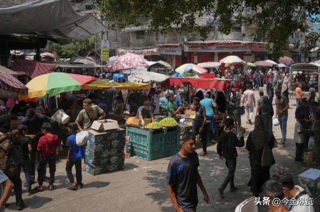 700元一公斤面粉！加沙人惊曝"吃人黑市"，中国网友纷纷泪目围观