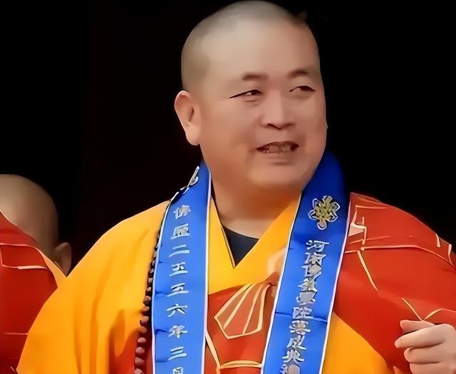 越扒越猛！释永信在少林寺有多爽，你根本想不到！难怪佛协再痛批