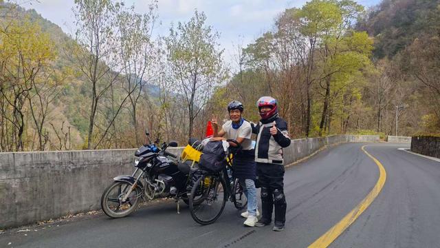 赏秋秦岭，摩旅商洛（14）广货街到镇巴，全程210国道，完美收官