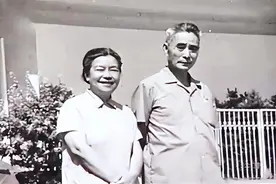 晚年黄维接受采访，谈及淮海战役时顿时激动：各退20里，再打一次图片