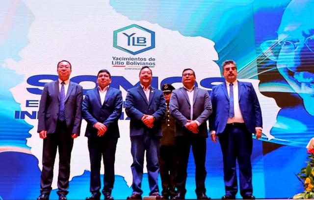 对华合约全部撕毁！中国又一伙伴背后捅刀子，骗走了20亿倒向美国