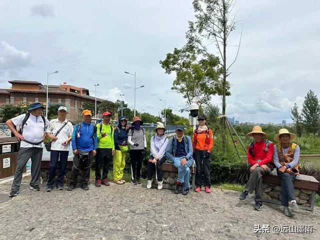 周末徒步，爬西山、走千步岩、过东风坝，我们在山水间快乐行走