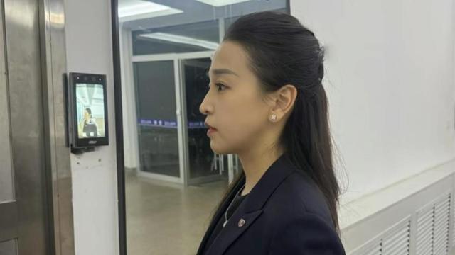 媒体评保时捷女销冠向黄谣宣战