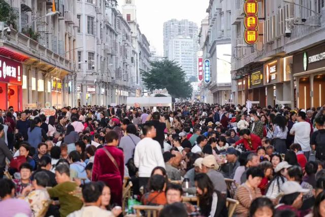 大家期待的免费茶桌仔回来了！本周末厦门园博苑呷茶~