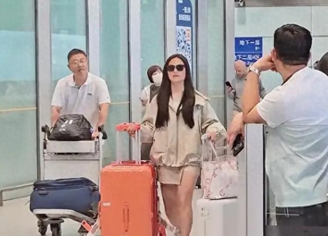 李湘也没想到，自己费心半辈子富养女儿，竟给王岳伦做了“嫁衣”