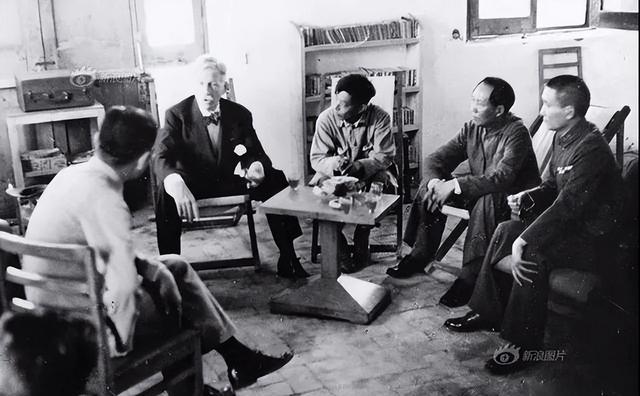 毛主席一生不进故宫	，终生再未回延安？周总理的一句话道出实情！