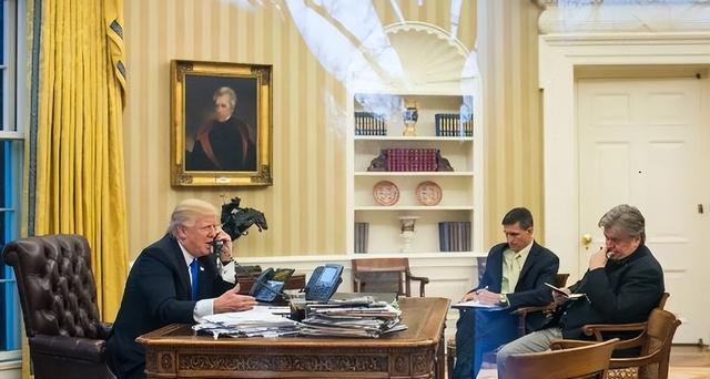 白宫椭圆办公室惊魂！制药高管突然晕倒，特朗普中断发布会急救