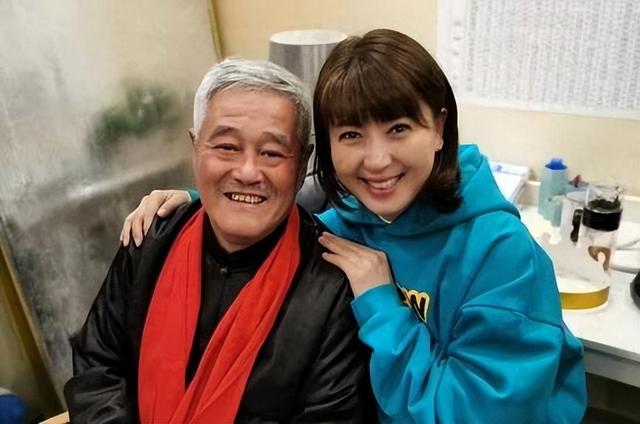 赵本山担心的事发生了！53岁闫学晶最大遗憾，是没听他一句老人言