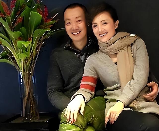 离春节不到2月，52岁辛柏青高调传出喜讯	，朱媛媛终于可以放心了