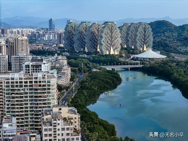 三亚和北海都去旅居过，实话实说，两者对比，我更喜欢北海这里