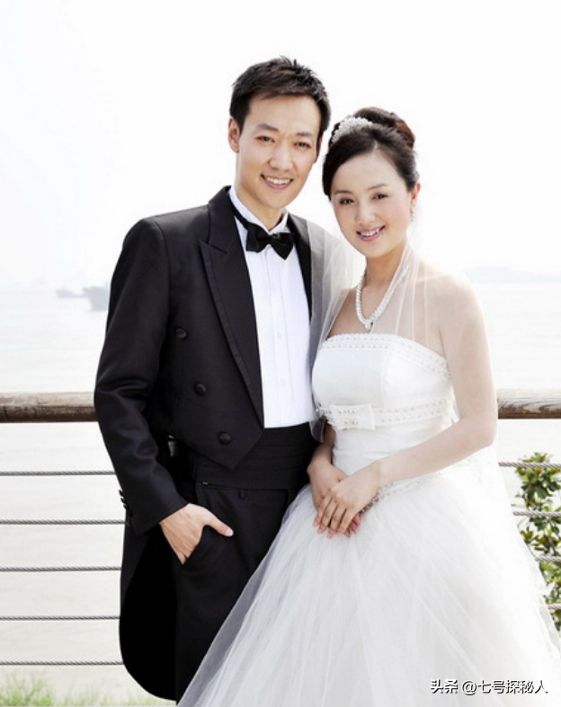 距春节不到2月，52岁辛柏青高调传出喜讯，朱媛媛终于可以放心了