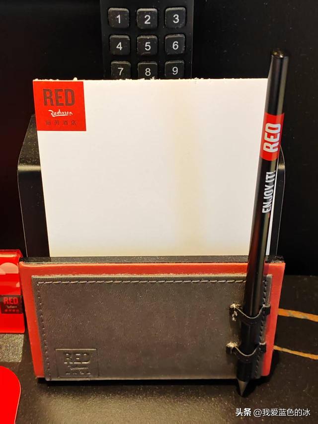 在广州入住这家酒店寻找“RED”，想起了大家来找茬游戏