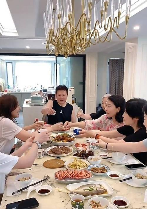 中国赚钱美国花？老戏骨祖孙3代在美奢华享乐过上“人上人”生活