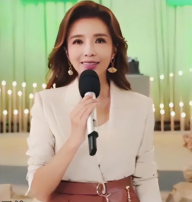 从“央视一姐”到退出主持界，朱迅的人生充满悲剧，令人惋惜不已