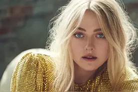 童星出身的美国玉女达科塔.范宁10部经典影片 ，《悍女》非常精彩图片