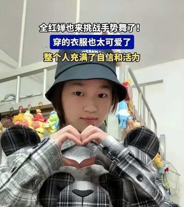 8月16日，大约有百辆大巴车进入迈合村，都是全红婵的铁粉吧？