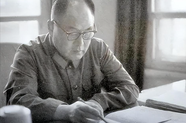 73年，毛主席想从军队里调一人当副主席，周总理立即心领神会