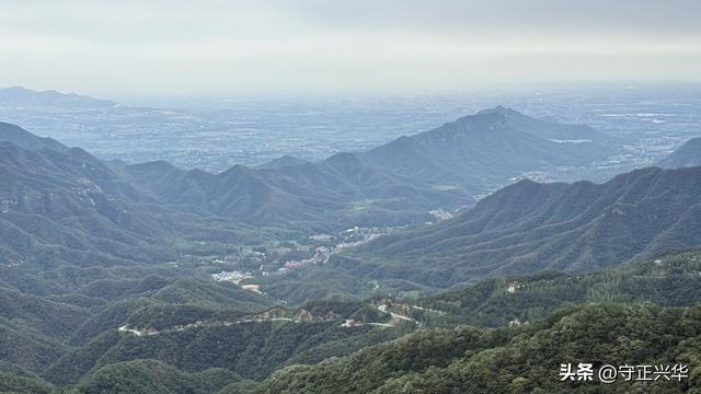 愚公故里伏始向水洪池借凉