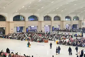 一些车次开售即秒光？“抢票软件”靠谱吗？12306回应→图片