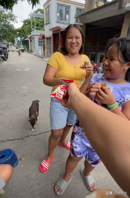 穷连鬼都不怕！探秘菲律宾墓地贫民窟，人和棺材朝夕相处 白骨露天