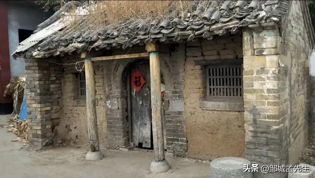 山东邹城的这个村庄可不得,村庄有座关帝庙。