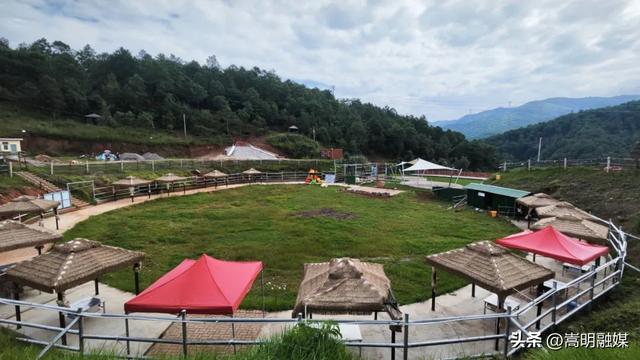 自在嵩明丨层峦碧水、林间野趣、美食垂钓……近郊旅行就来杨桥西山大村子