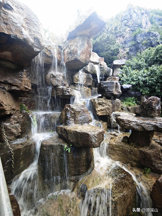 淄博潭溪山雨后现飞瀑奇观