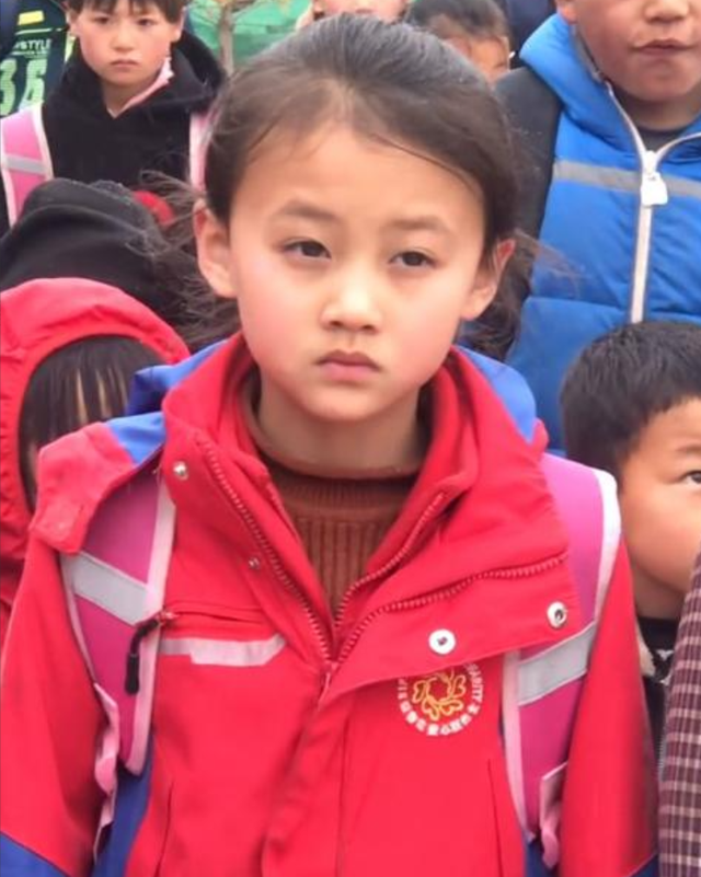 后悔吗？一笑成名拒绝百万签约的铁嘉欣，4年过去如今过得怎么样