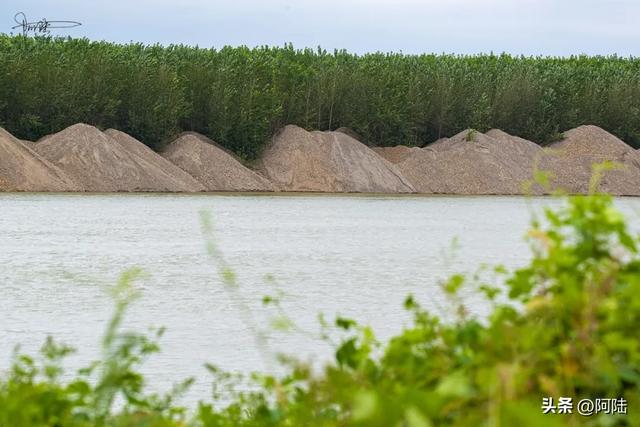 抓拍长江挖砂现场,据说现在管理很严,曾有人被起诉赔偿189万