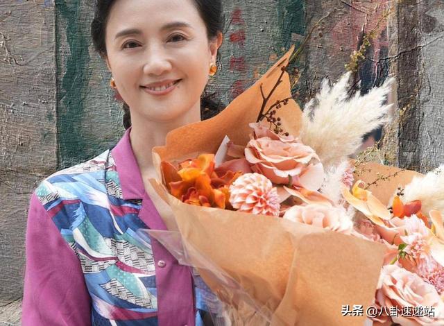 辛柏青丧妻才三个月，恶心的一幕就出现了，被撮合娶马伊俐过日子