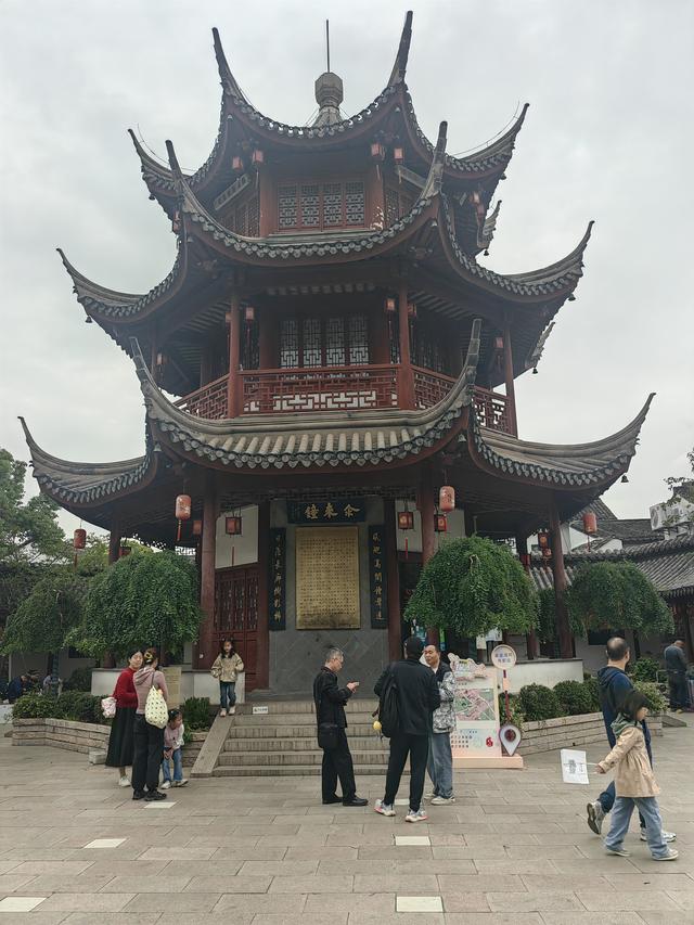 七绝 游上海七宝古镇