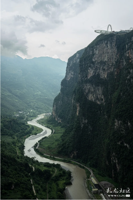 在尼珠河与山水私语。