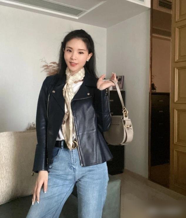 原来“丝巾”用对了这么洋气、高级？学杨采钰这样搭衣服，太美了