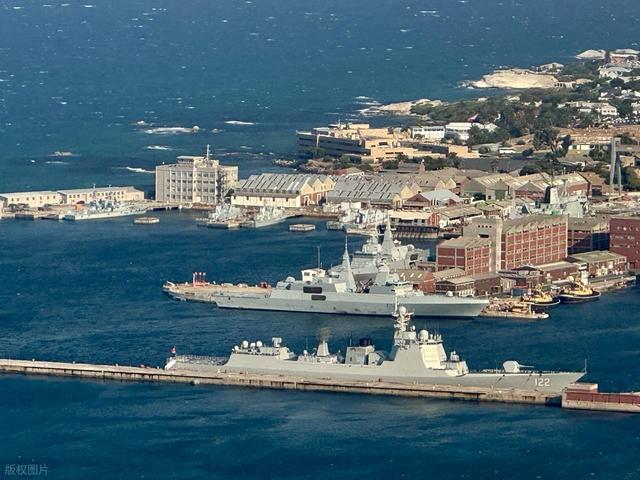 沉寂24小时后，特朗普乖乖放人了	，中国军舰出动，传递了哪些信号