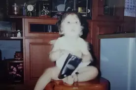 多毛女孩剃光胡须！结束7年婚姻，高调公开新恋情？这回，她弯了图片