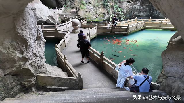 1500年历史的“地下迷宫”：一座从百万吨岩石中凿出的隐秘世界