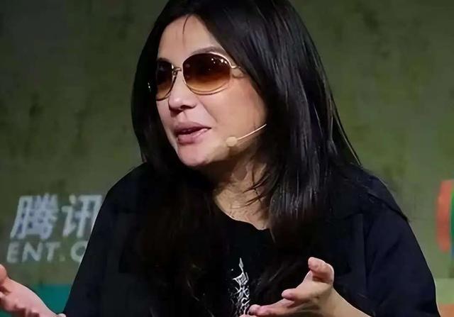 面相变了！49岁赵薇近况曝光	，封杀4年 婚也离了，如今变成了这样