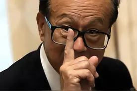 李嘉诚公布港口收入，拒国企千亿报价，降价158亿贱卖港口给美国图片