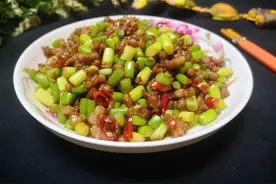 春季别忘多吃点这菜，杀毒消菌最棒，常吃流感不缠身，身体棒图片