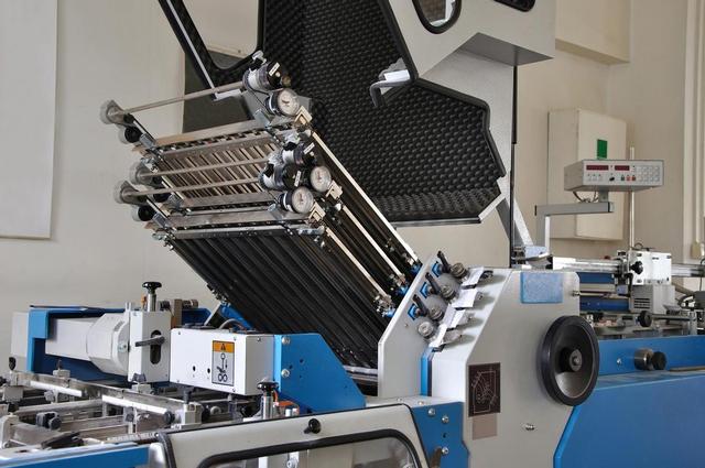 扬眉吐气！国产DUV光刻机研制成功，各国反应：美韩荷都不敢笑了