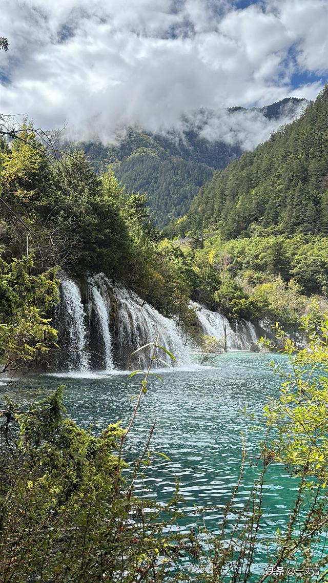 在九寨沟旅游，花300元请了个野生导游，结果却一言难尽