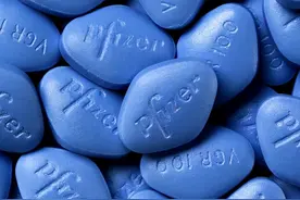 55岁大叔长期吃西地那非不管用了？提醒：标本兼治很重要！图片