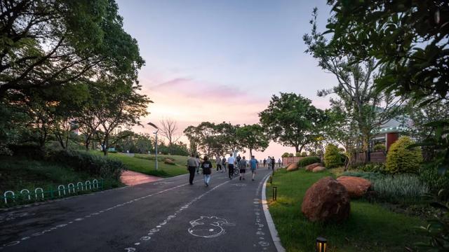 6.8km江岸秘境，去通江达海的宝山滨江，享受Chill生活